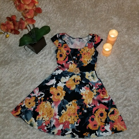 Floral Dress - Picture 2 of 4